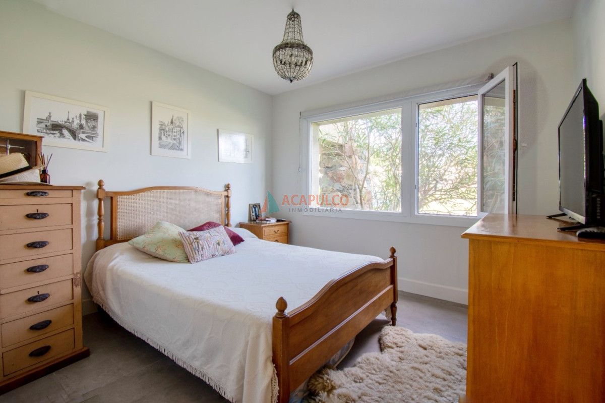 Casa Ref.190 - Venta Casa 4 dormitorios Barrio Privado