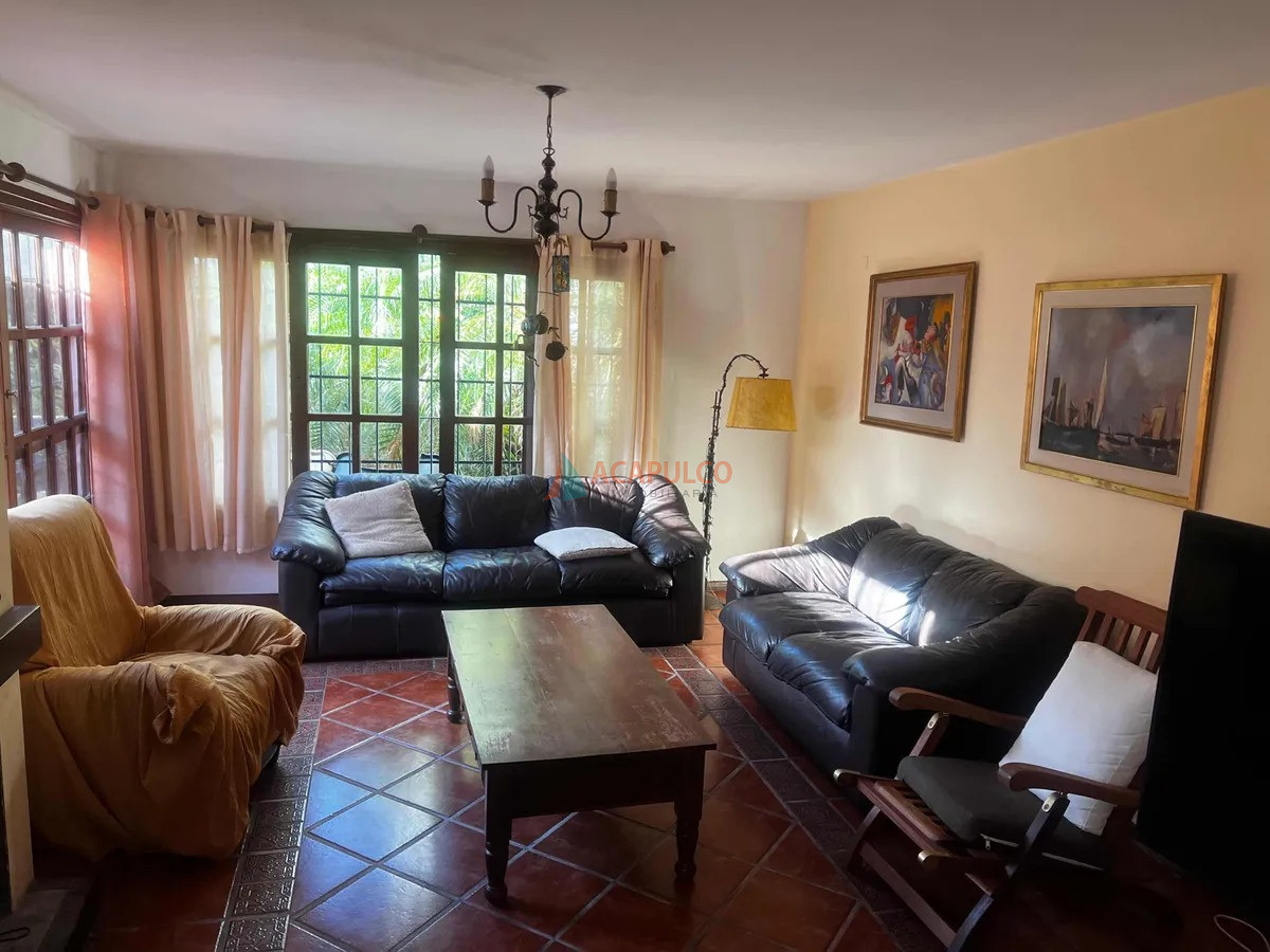Casa Ref.1076 - Venta Casa 4 dormitorios 2 baños Pocitos