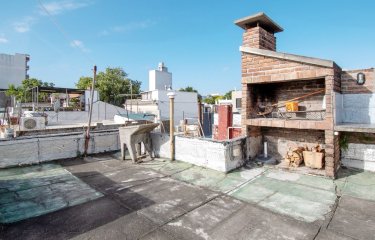 Venta casa en Pocitos 3 dormitorios, garaje azotea con parrillero