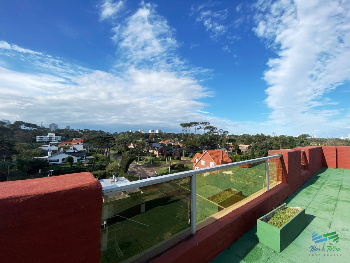 Apartamento ID.3444 - Venta de Apartamento 2 dormitorios en Playa Mansa, Punta del Este.