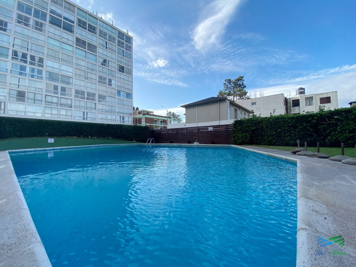 Apartamento ID.3444 - Venta de Apartamento 2 dormitorios en Playa Mansa, Punta del Este.