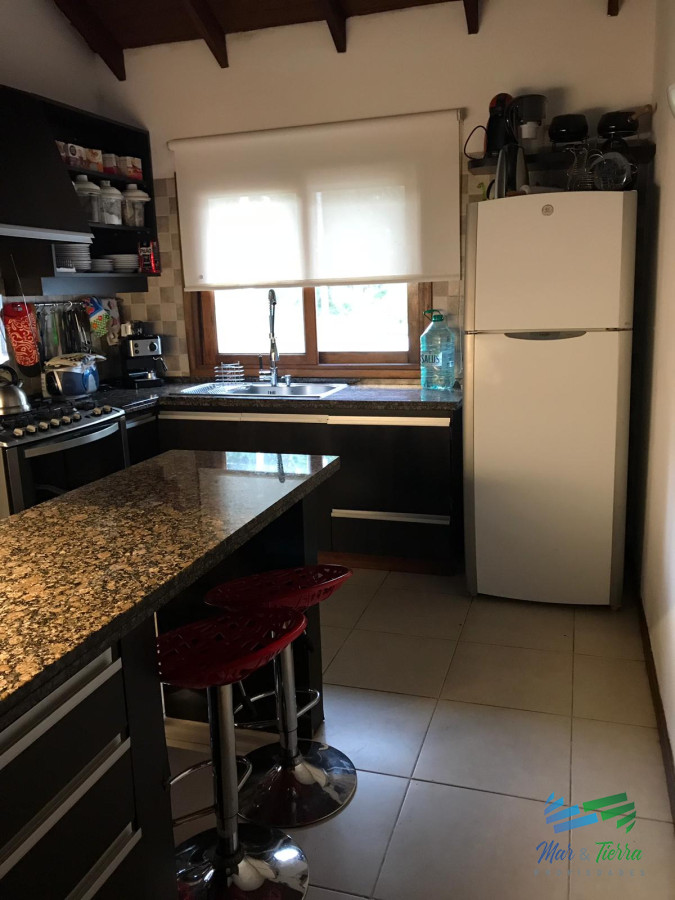 Casa ID.5218 - Venta de Casa 4 dormitorios con piscina en Beverly Hills, Punta del Este.