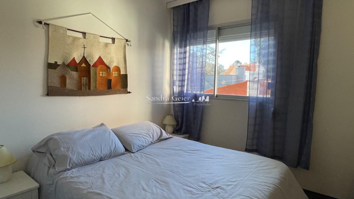 Apartamento ID.2966 - Venta de apartamento de dos dormitorios en Playa Mansa, Punta del Este, Uruguay 