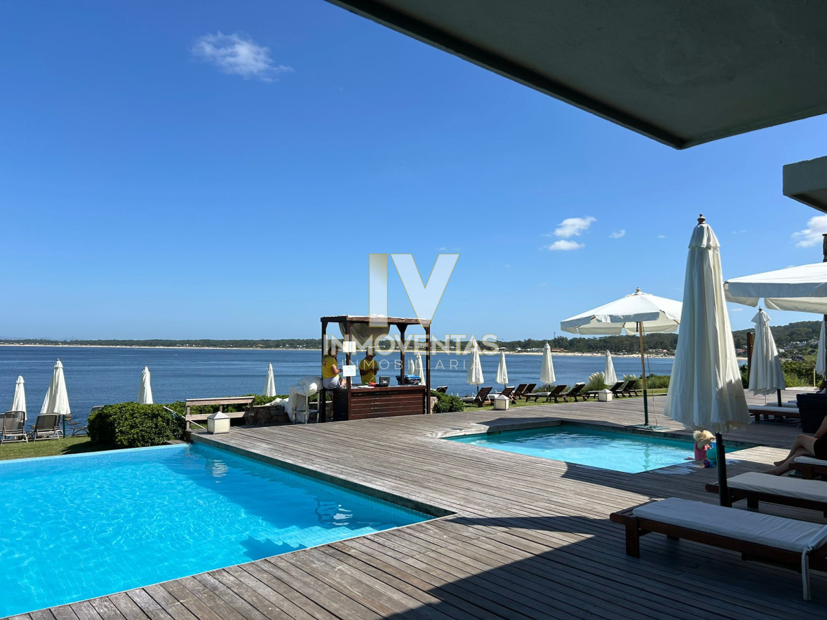 Apartamento ID.4048 - Venta de Apartamento, 2 dormitorios. Punta Ballena, Punta del Este. 