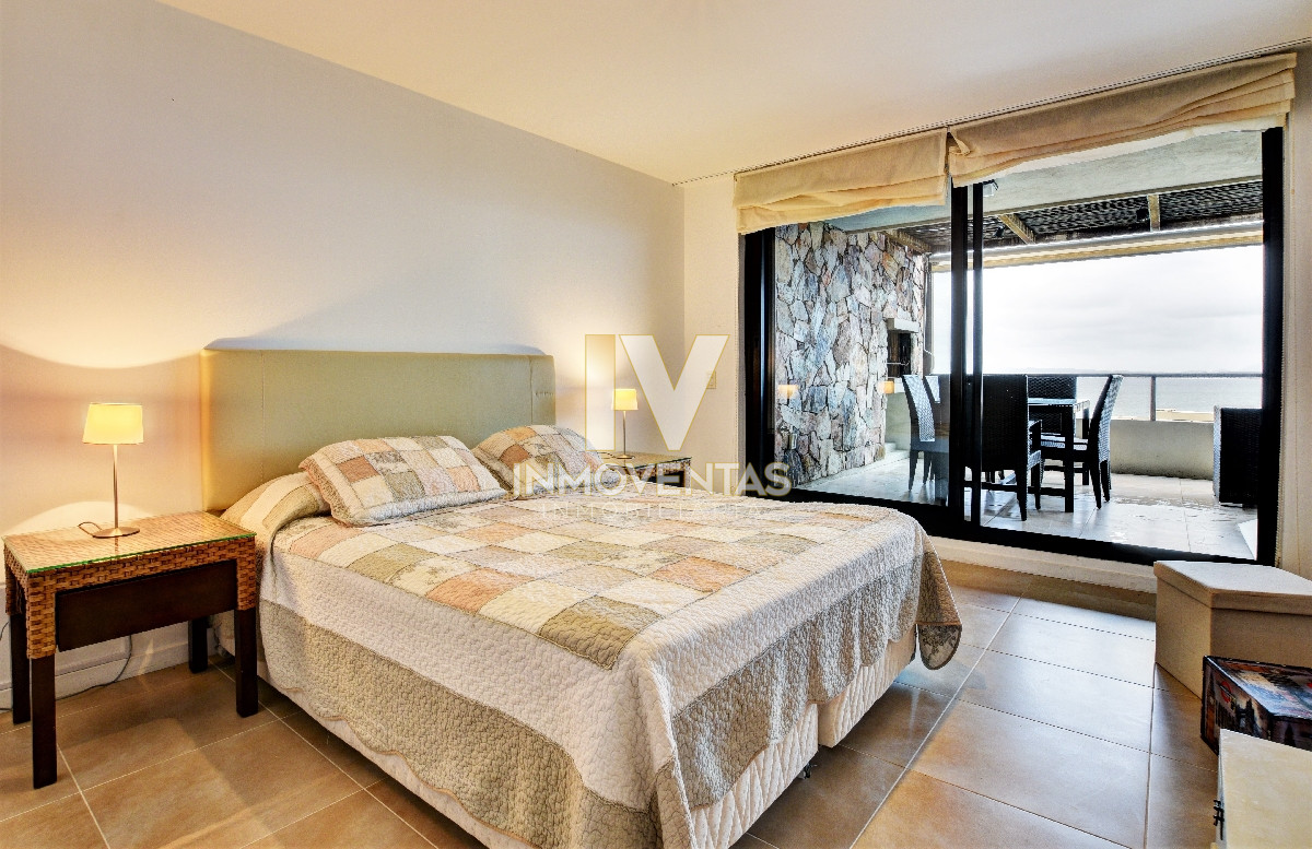 Apartamento ID.4048 - Venta de Apartamento, 2 dormitorios. Punta Ballena, Punta del Este. 