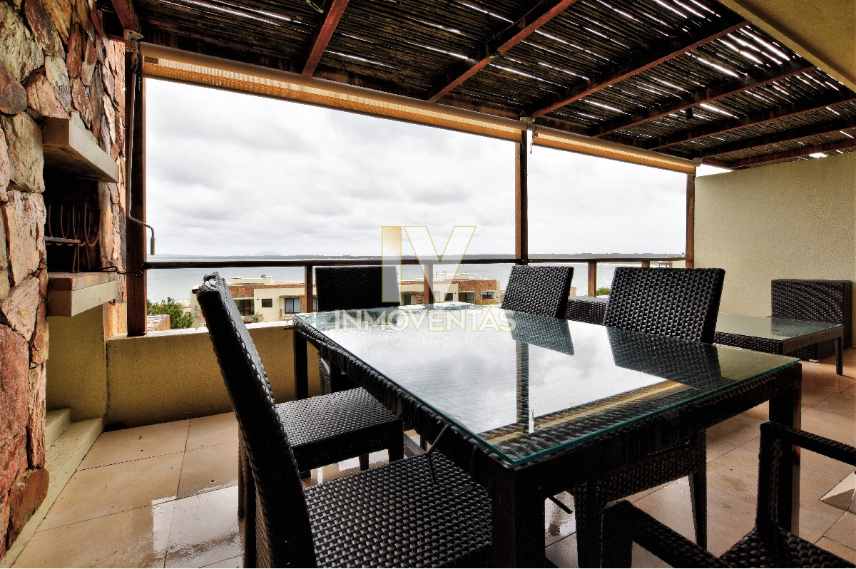 Apartamento ID.4048 - Venta de Apartamento, 2 dormitorios. Punta Ballena, Punta del Este. 