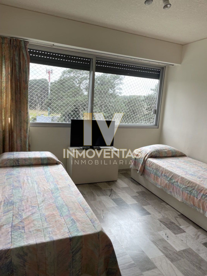 Apartamento ID.4047 - Apartamento de 3 dormitorios en Roosevelt, Punta del Este