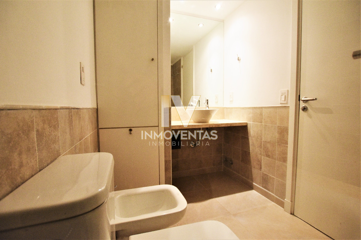 Apartamento ID.4048 - Venta de Apartamento, 2 dormitorios. Punta Ballena, Punta del Este. 