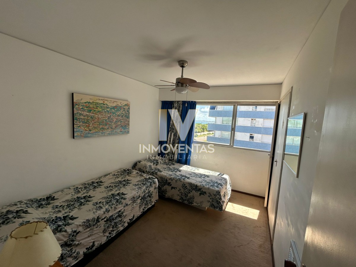 Apartamento ID.4041 - Alquiler invernal de apartamento de 4 dormitorios en Playa Mansa, Punta del Este