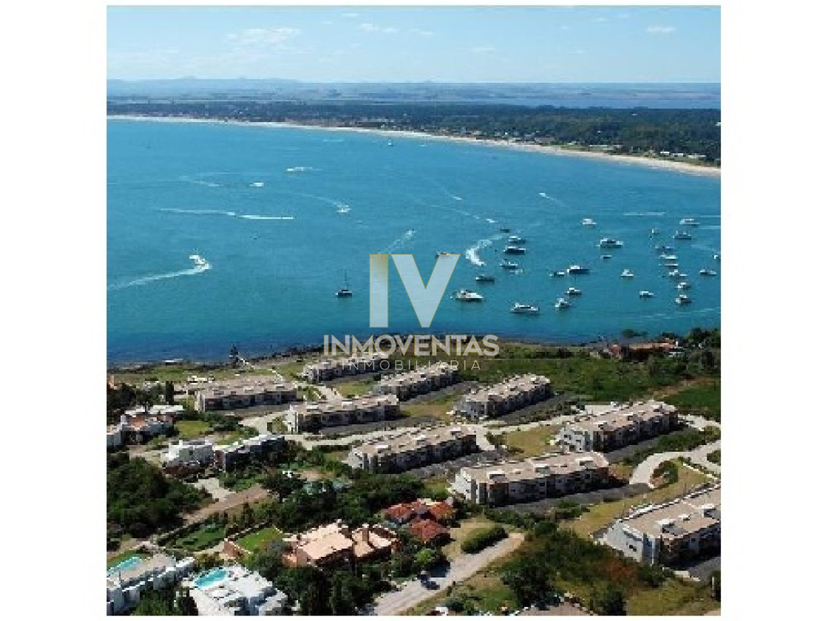 Apartamento ID.4048 - Venta de Apartamento, 2 dormitorios. Punta Ballena, Punta del Este. 