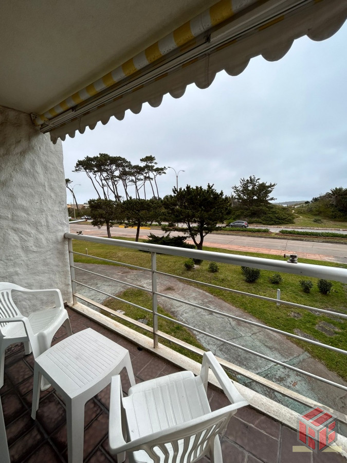 Apartamento ID.8986 - Venta de apartamento de dos dormitorios en Playa Mansa, Punta del Este, Uruguay 