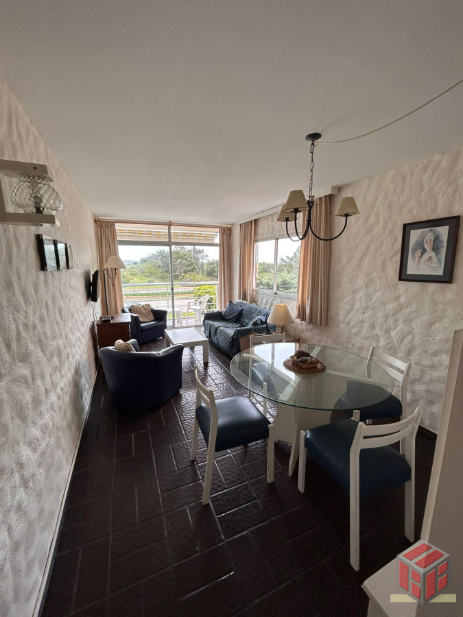 Apartamento ID.8986 - Venta de apartamento de dos dormitorios en Playa Mansa, Punta del Este, Uruguay 