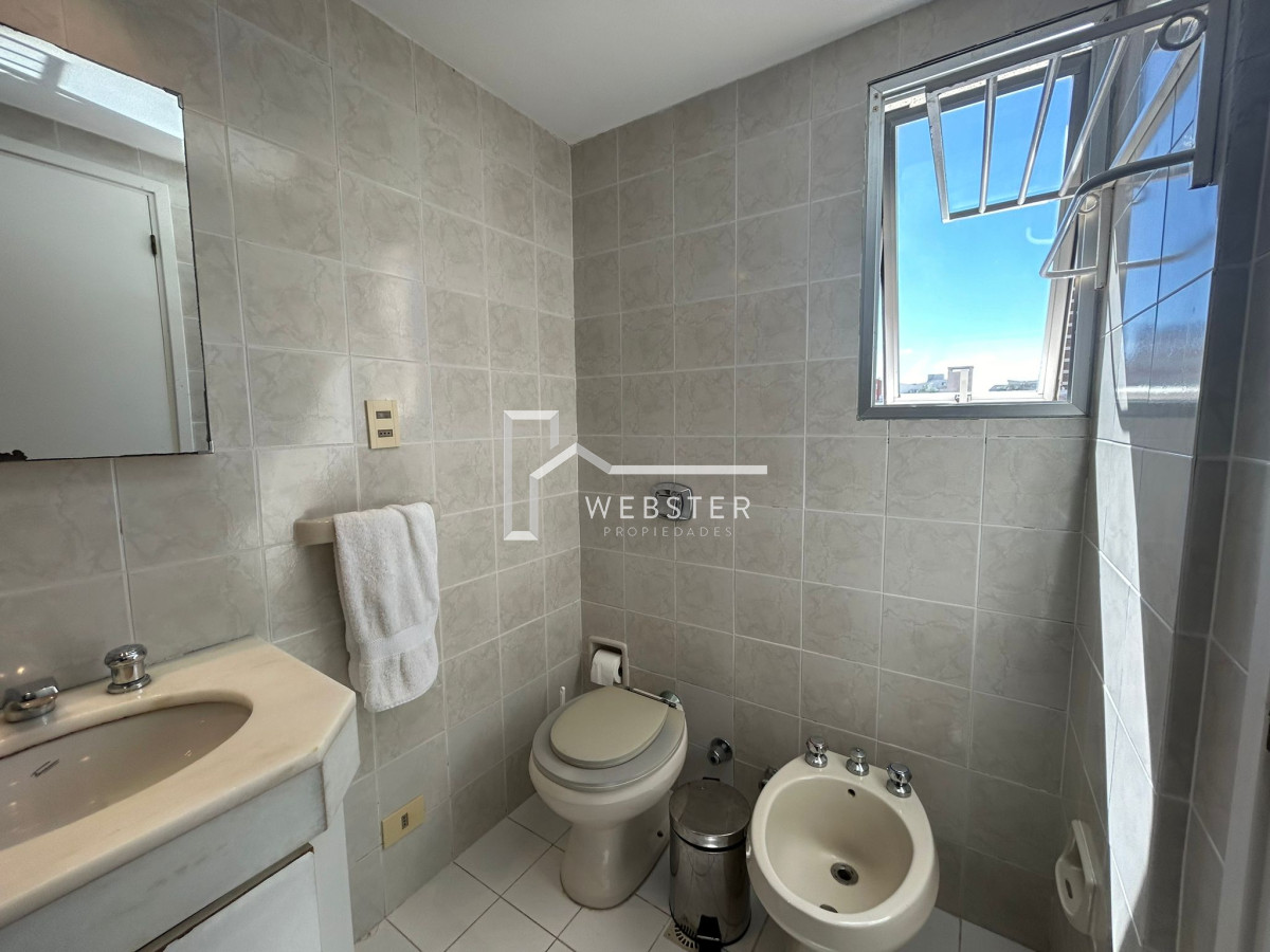 Apartamento ID.1304 - Venta de Apartamento de 3 dormitorios en la Península