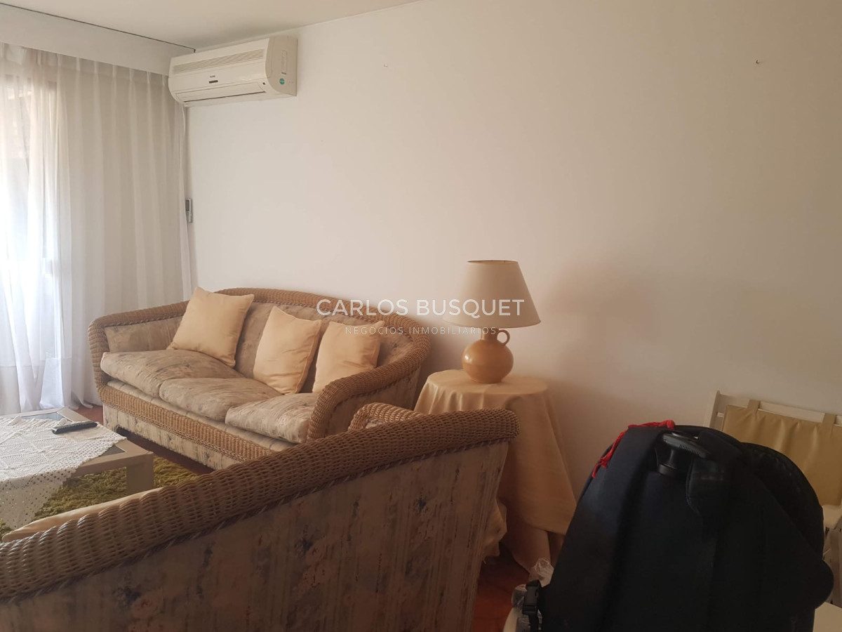 Apartamento ID.1048 - Venta de Apartamento de 4 dormitorios en Playa Mansa, Punta del Este