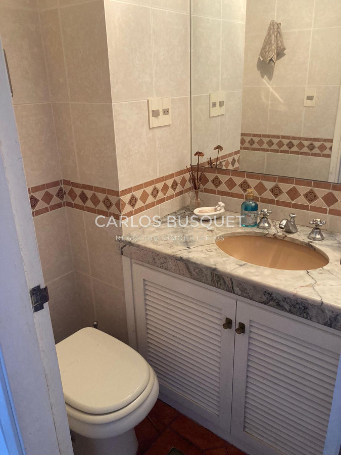 Apartamento ID.1048 - Venta de Apartamento de 4 dormitorios en Playa Mansa, Punta del Este