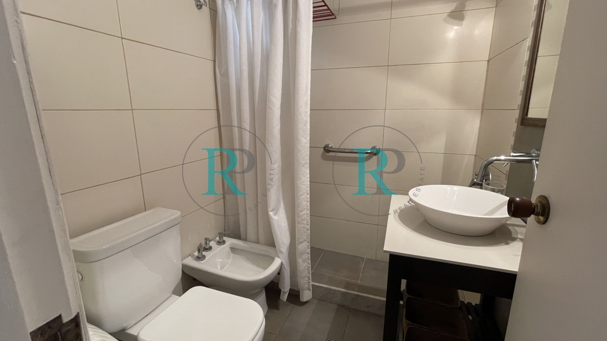 Apartamento ID.2417 - Venta de apartamento de dos dormitorios en Playa Mansa, Punta del Este, Uruguay 