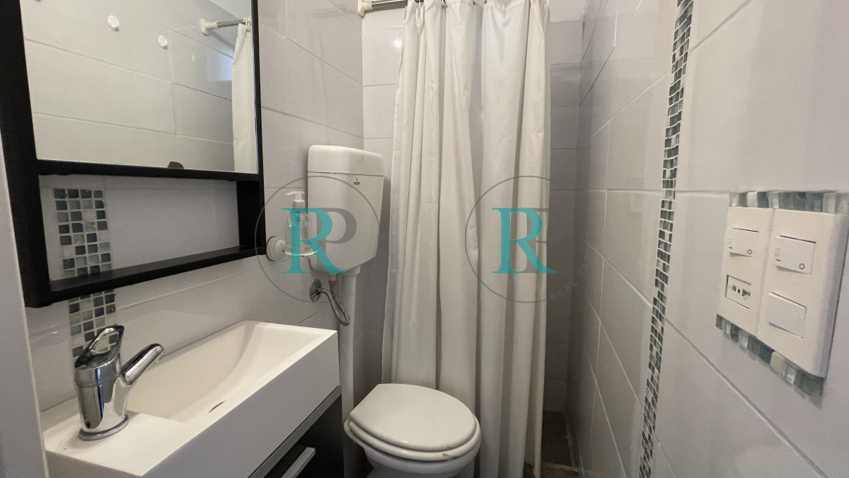 Apartamento ID.2417 - Venta de apartamento de dos dormitorios en Playa Mansa, Punta del Este, Uruguay 
