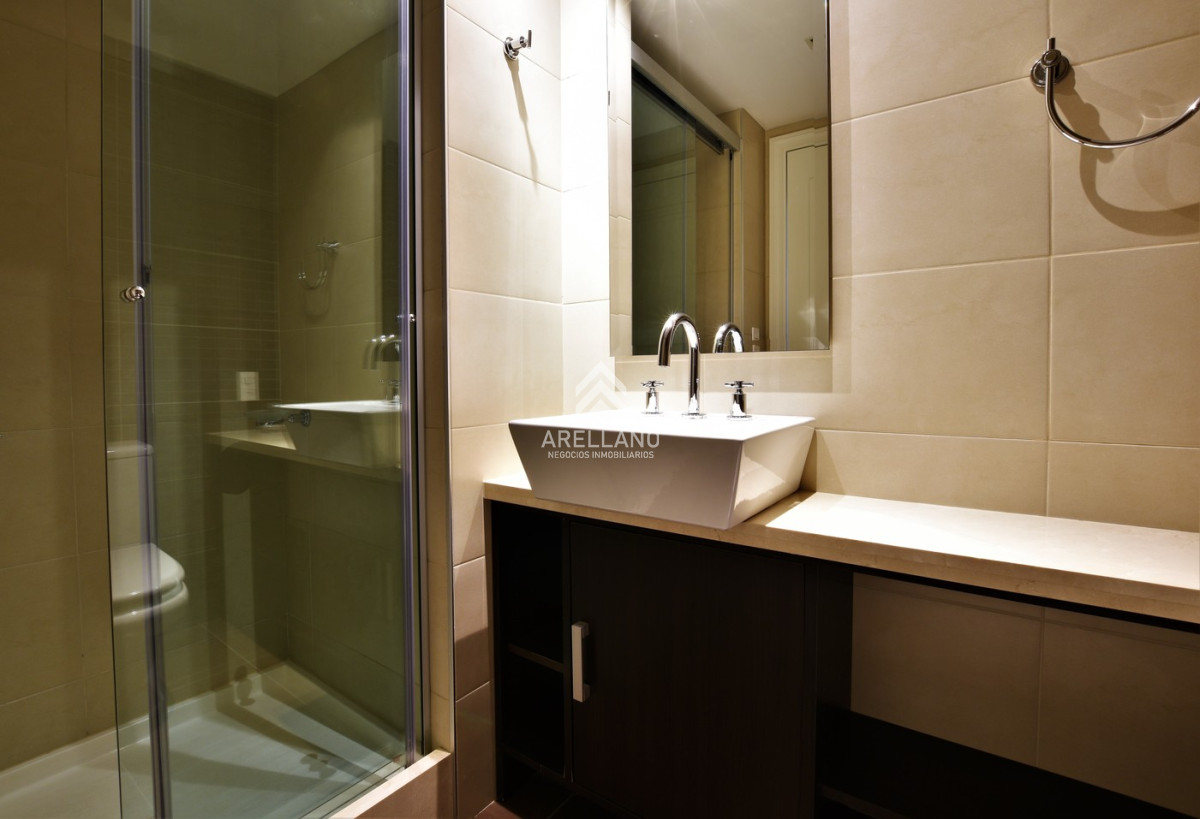 Apartamento ID.5125 - Venta Apartamento, 2 dormitorios. Playa brava, Punta del Este. 
