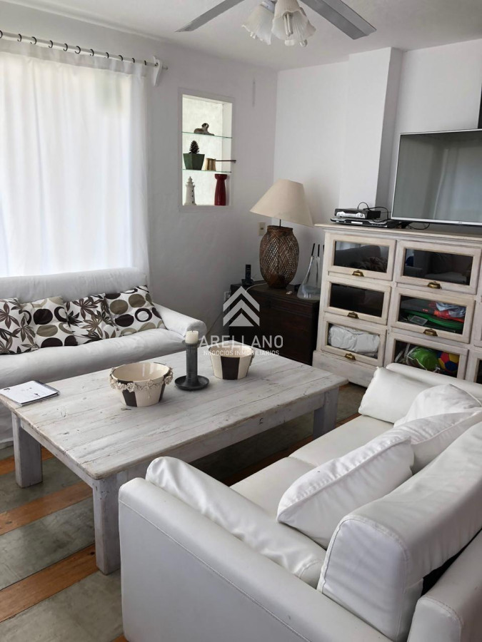 Casa ID.4803 - Venta Casa de 5 dormitorios en Montoya, Punta del Este