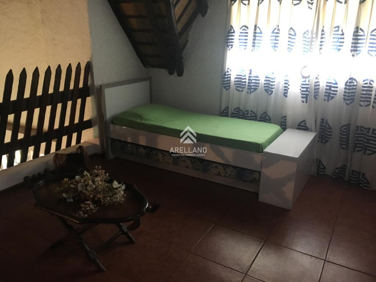 Casa ID.4881 - Venta de Casa 5 dormitorios en Marly, Punta del Este.