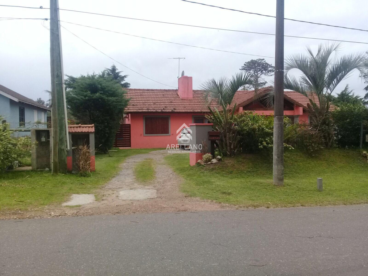 Casa ID.4648 - Venta Casa 4 dormitorios en Beverly Hills, Punta del Este.