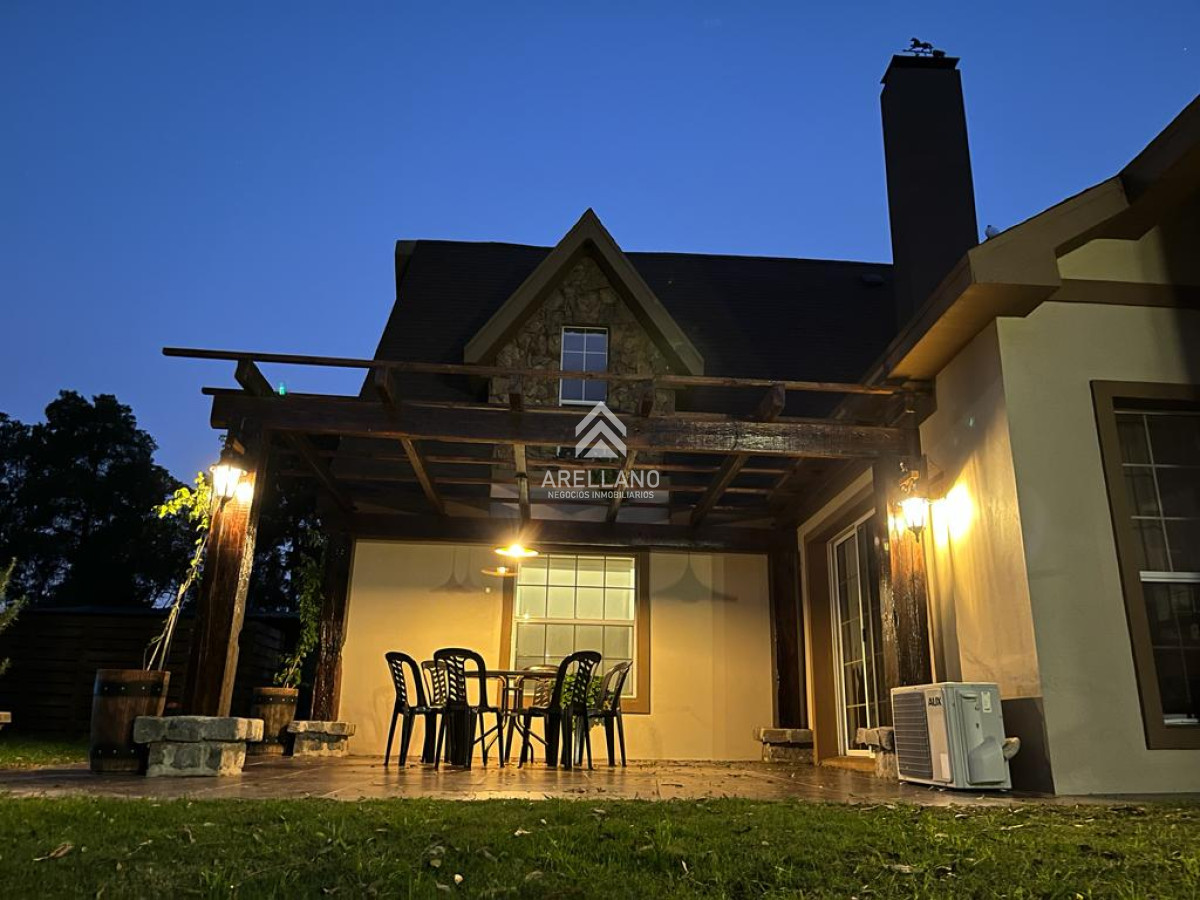 Casa ID.3528 - Venta de Casa, en Cumbres de Carrasco