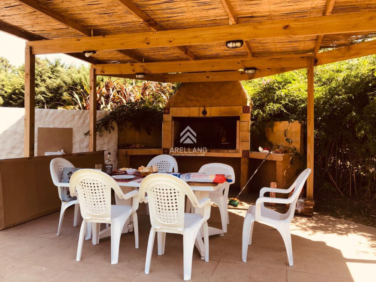 Casa ID.4881 - Venta de Casa 5 dormitorios en Marly, Punta del Este.