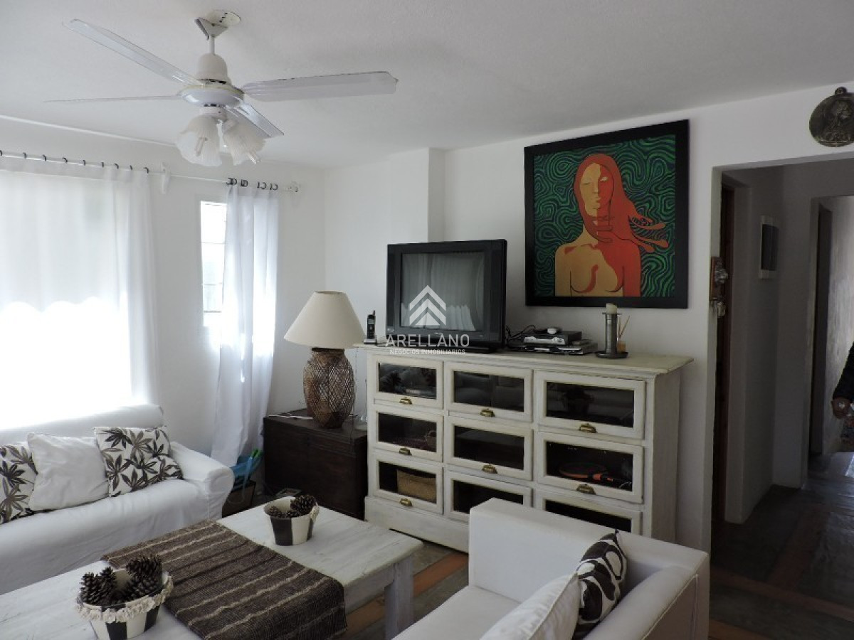 Casa ID.4803 - Venta Casa de 5 dormitorios en Montoya, Punta del Este