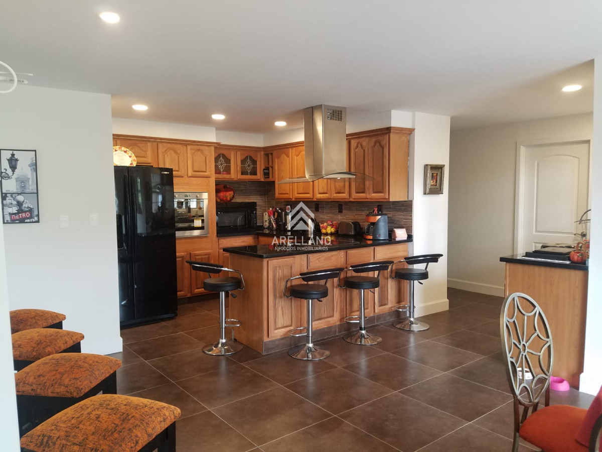 Casa ID.3528 - Venta de Casa, en Cumbres de Carrasco