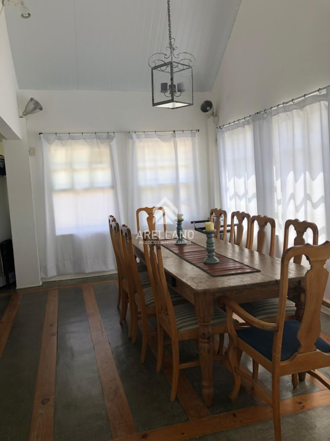 Casa ID.4803 - Venta Casa de 5 dormitorios en Montoya, Punta del Este