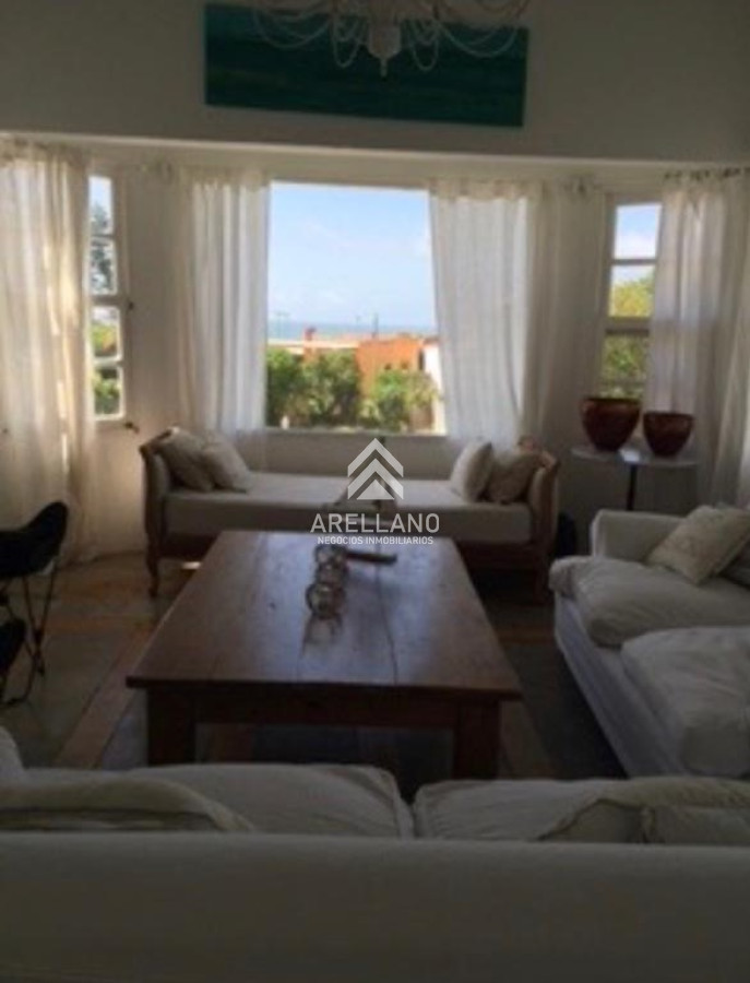 Casa ID.4803 - Venta Casa de 5 dormitorios en Montoya, Punta del Este