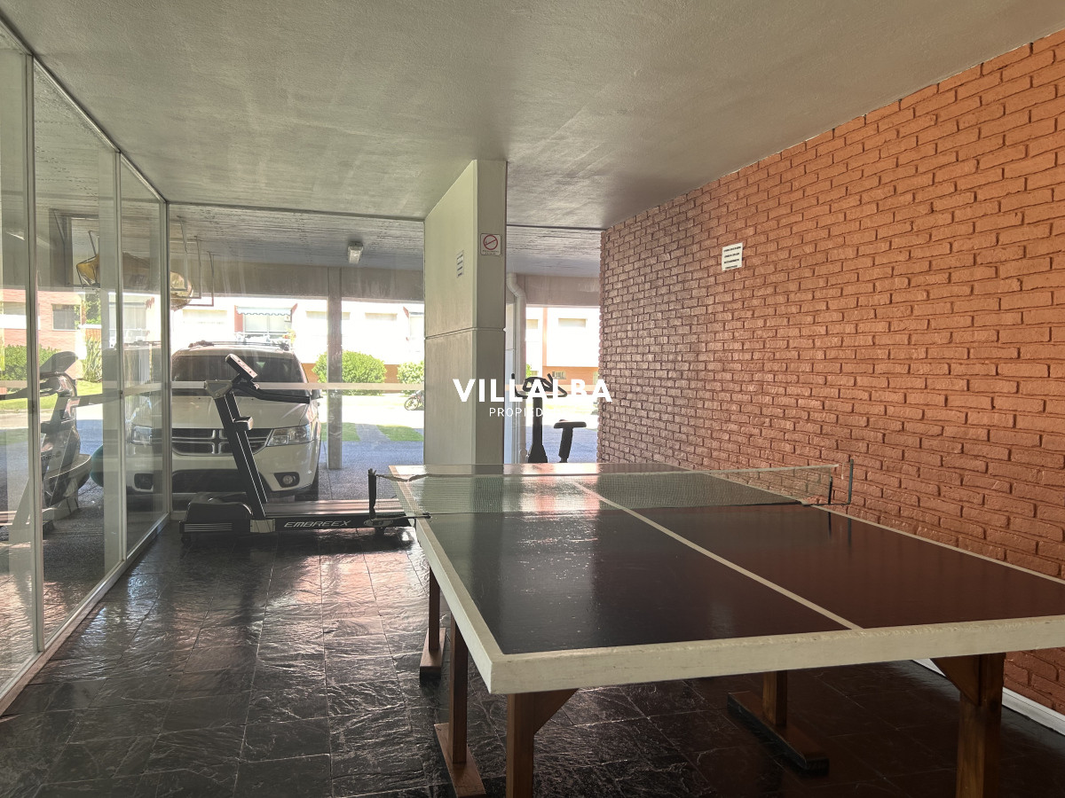 Apartamento ID.3488 - Venta de Apartamento de 4 dormitorios en Playa Mansa, Punta del Este