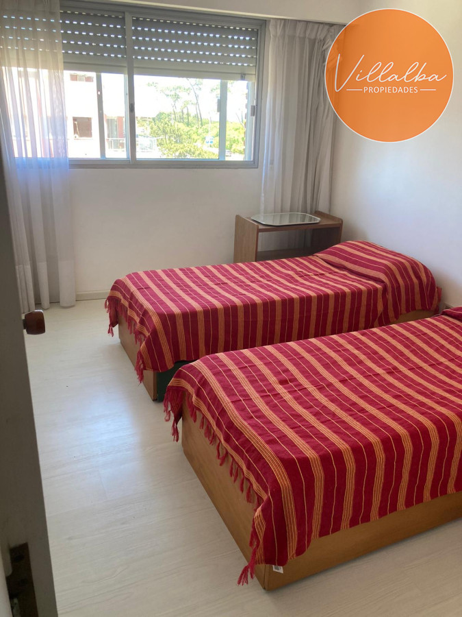 Apartamento ID.3488 - Venta de Apartamento de 4 dormitorios en Playa Mansa, Punta del Este