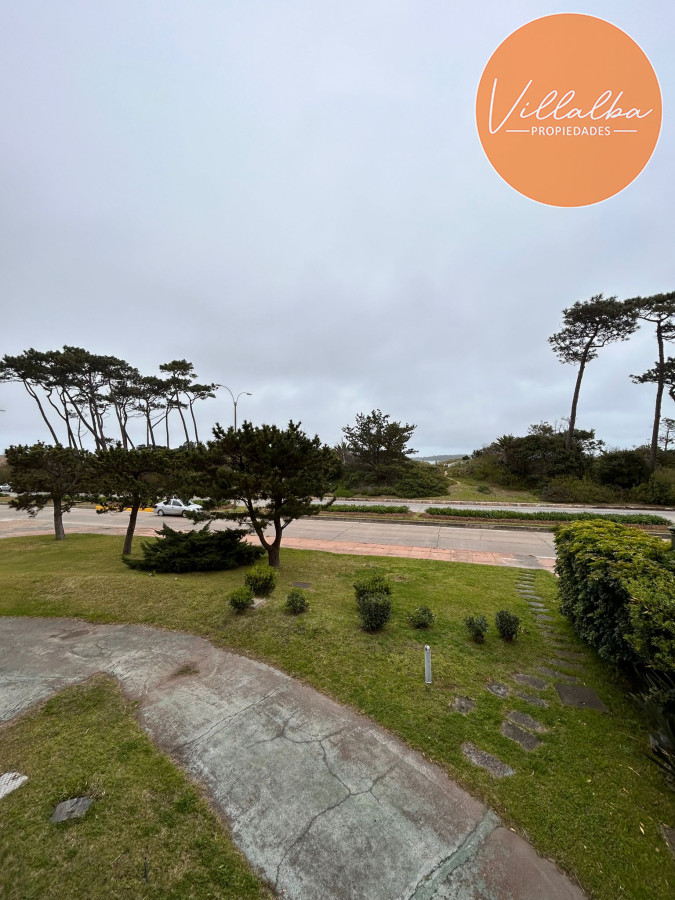 Apartamento ID.3386 - Venta de apartamento de dos dormitorios en Playa Mansa, Punta del Este, Uruguay 