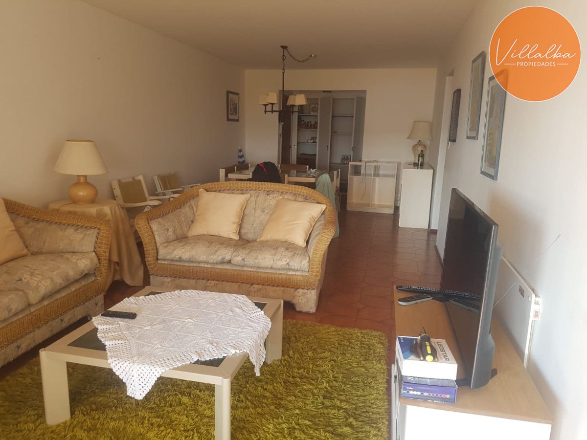 Apartamento ID.3488 - Venta de Apartamento de 4 dormitorios en Playa Mansa, Punta del Este