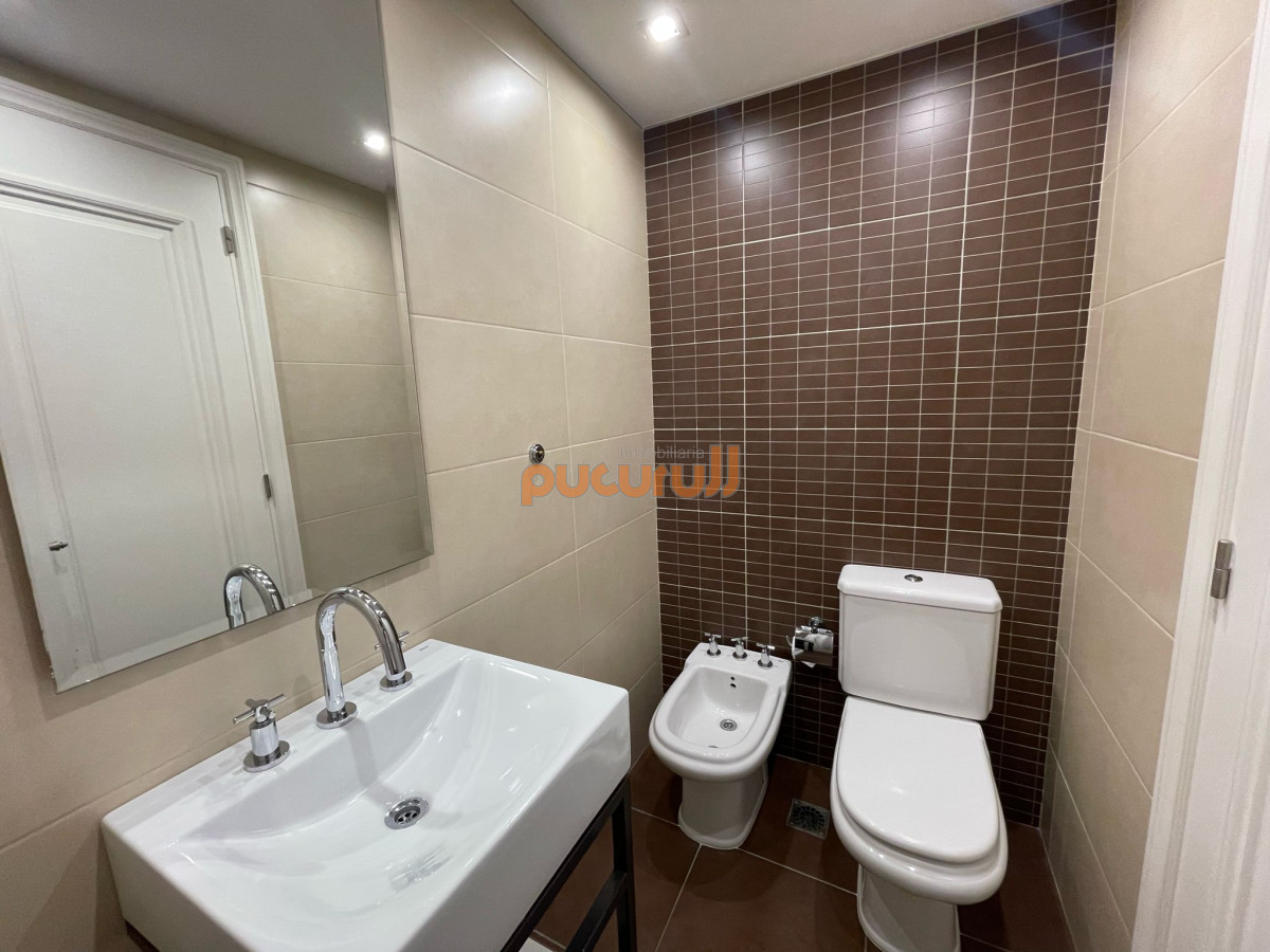 Apartamento ID.1803 - Venta y Alquiler temporario de Apartamento, 3 dormitorios. Playa brava, Punta del Este. 