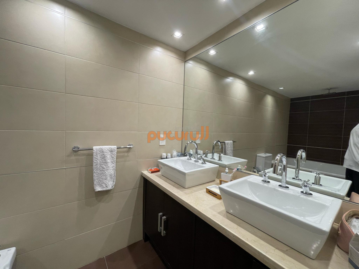 Apartamento ID.1803 - Venta y Alquiler temporario de Apartamento, 3 dormitorios. Playa brava, Punta del Este. 