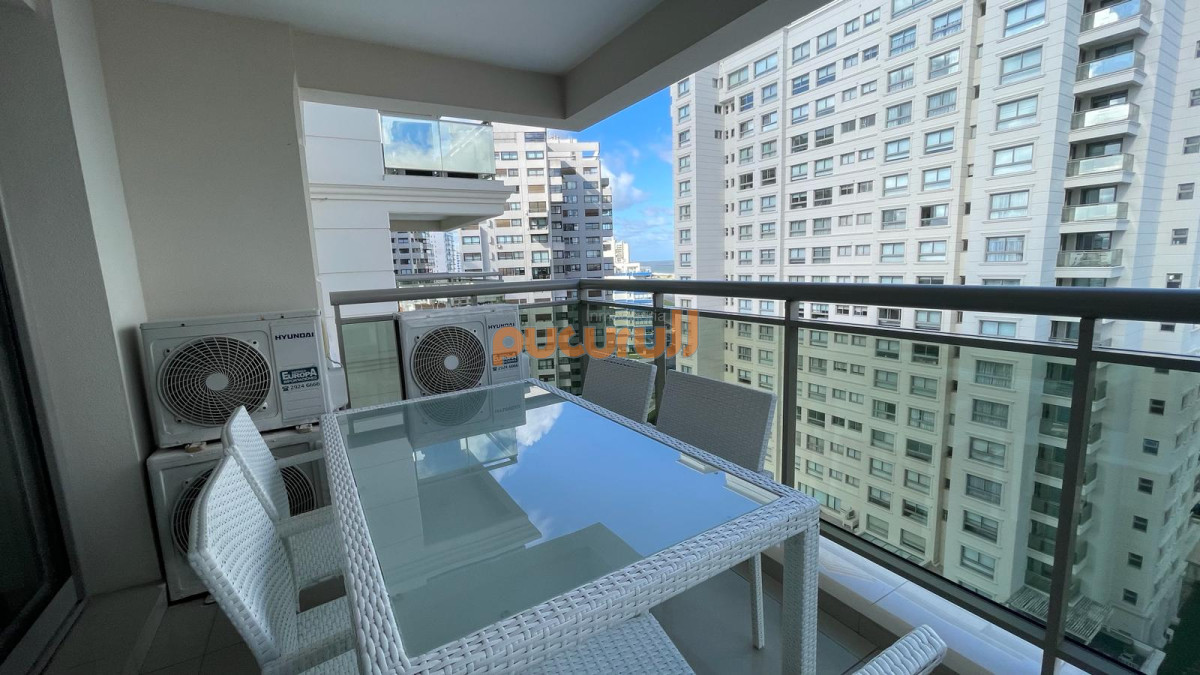 Apartamento ID.1803 - Venta y Alquiler temporario de Apartamento, 3 dormitorios. Playa brava, Punta del Este. 