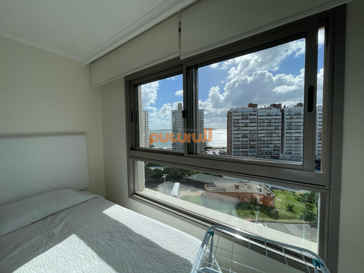Apartamento ID.1803 - Venta y Alquiler temporario de Apartamento, 3 dormitorios. Playa brava, Punta del Este. 