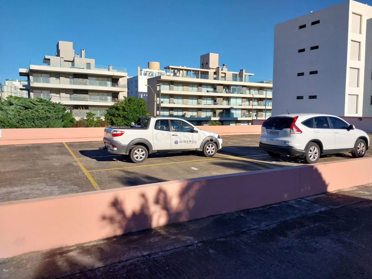 Apartamento ID.3030 - Venta de apartamento 1 dormitorio en Playa Mansa, Punta del Este