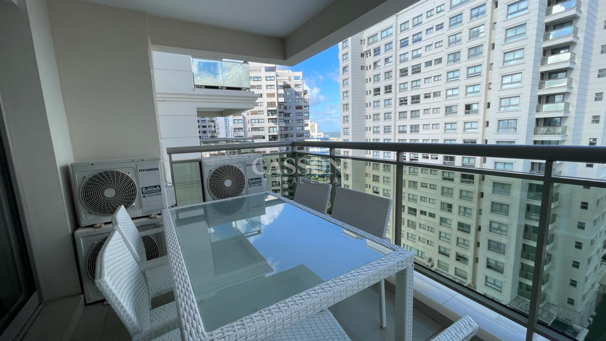 Apartamento ID.3245 - Venta y Alquiler temporario de Apartamento, 3 dormitorios. Playa brava, Punta del Este. 