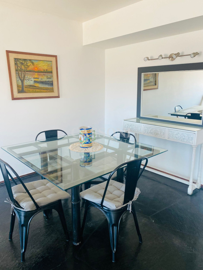 Apartamento ID.3238 - Venta de Apartamento de 2 dormitorios en Playa Brava, Punta del Este
