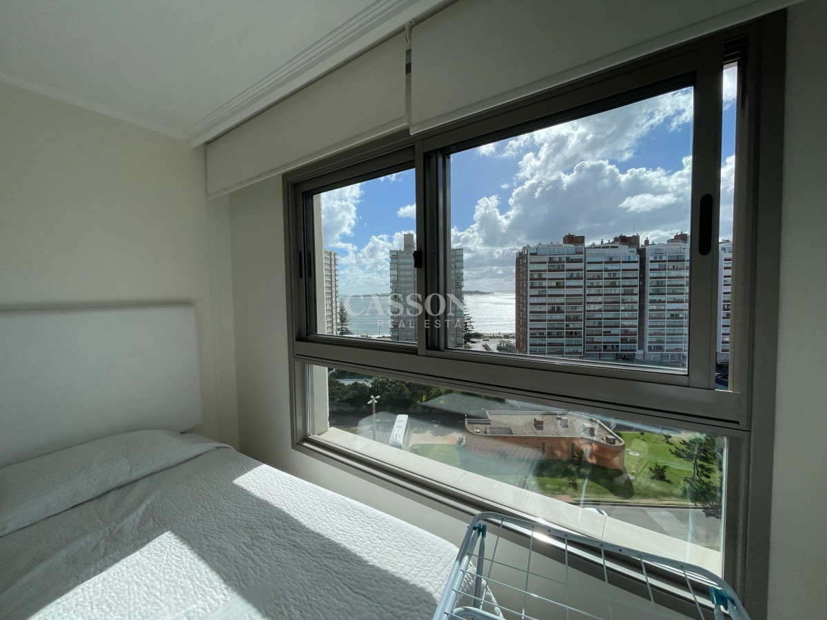 Apartamento ID.3245 - Venta y Alquiler temporario de Apartamento, 3 dormitorios. Playa brava, Punta del Este. 