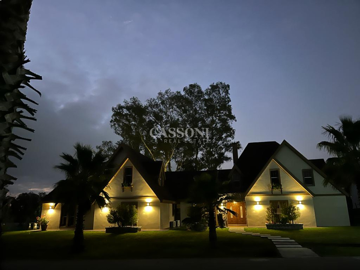 Casa ID.3290 - Venta de Casa, en Cumbres de Carrasco