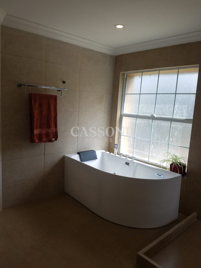 Casa ID.3290 - Venta de Casa, en Cumbres de Carrasco