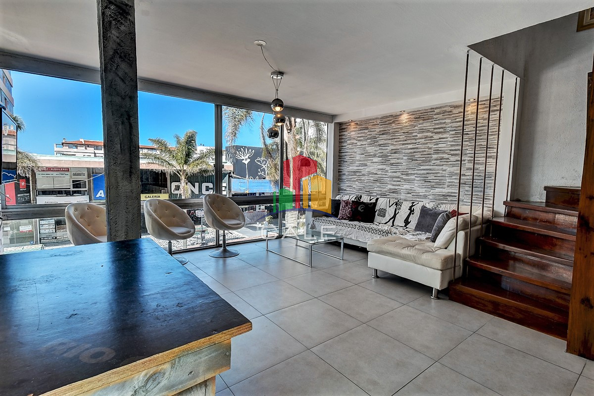 Apartamento ID.4857 - Venta de Apartamento 3 dormitorios en Península, Punta del Este.