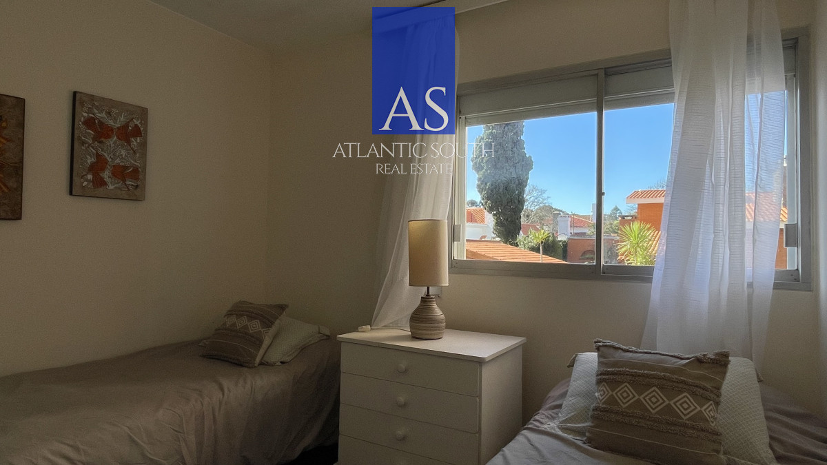 Apartamento ID.4188 - Apartamento frente al mar 2 dormitorios en Playa Mansa, Punta del Este, Uruguay 