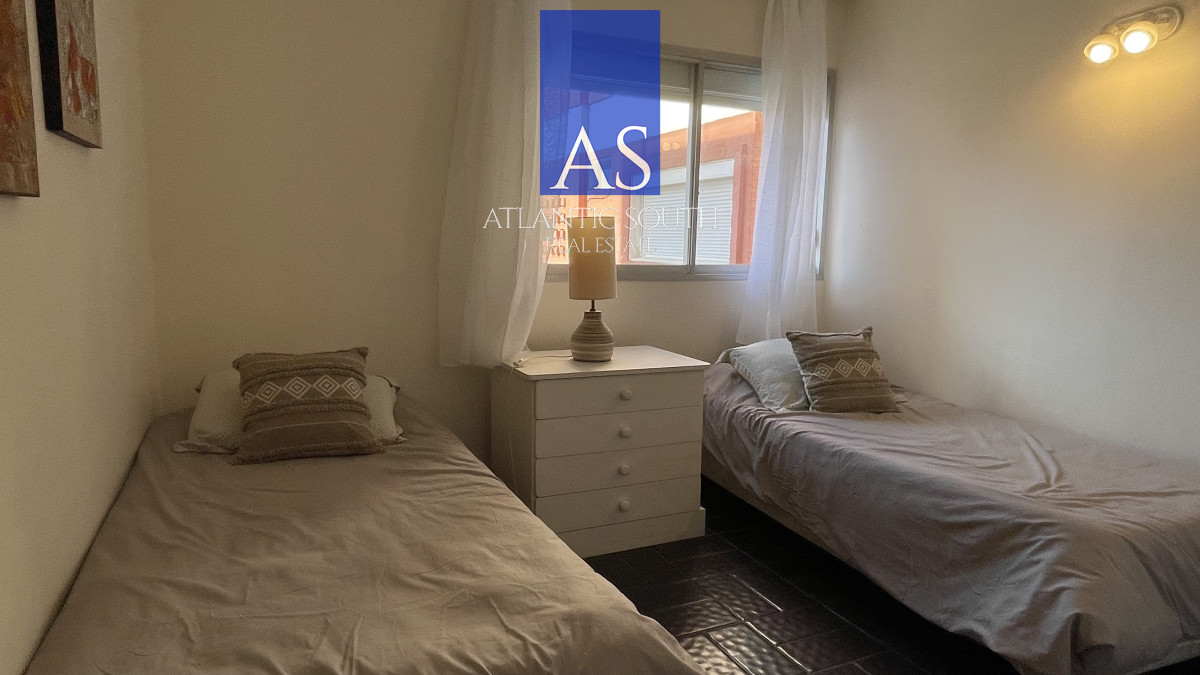 Apartamento ID.4188 - Apartamento frente al mar 2 dormitorios en Playa Mansa, Punta del Este, Uruguay 