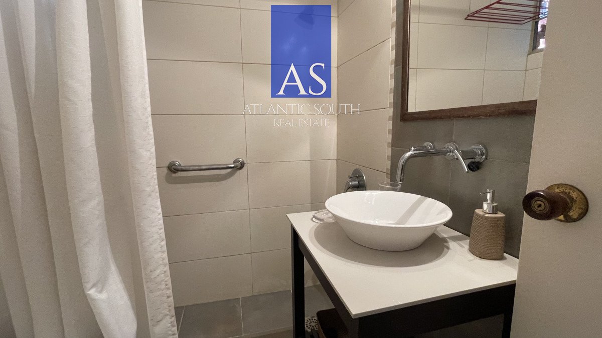 Apartamento ID.4188 - Apartamento frente al mar 2 dormitorios en Playa Mansa, Punta del Este, Uruguay 