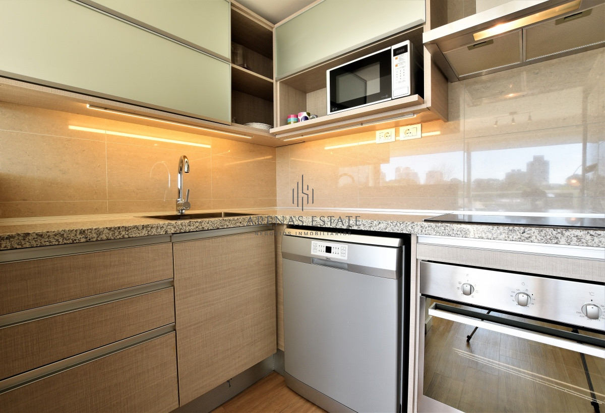 Apartamento ID.1855 - Venta de Apartamento 2 Dormitorios en Playa Mansa, Punta del este. 